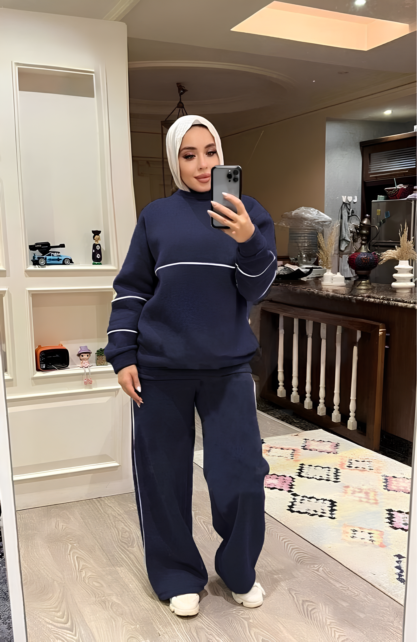 Tracksuit with white stripes