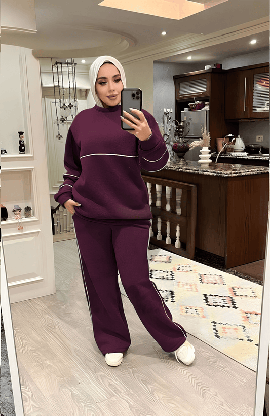 Tracksuit with white stripes