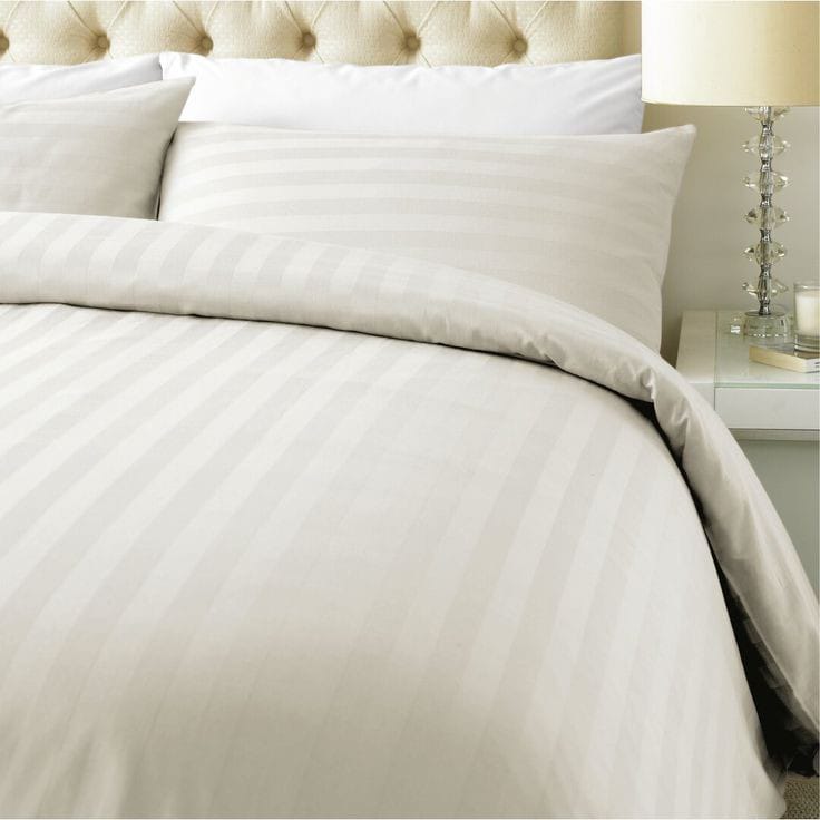 لحاف شتوى بلون كريمى بخامة سترايب 3 قطع بمقاس 220*240