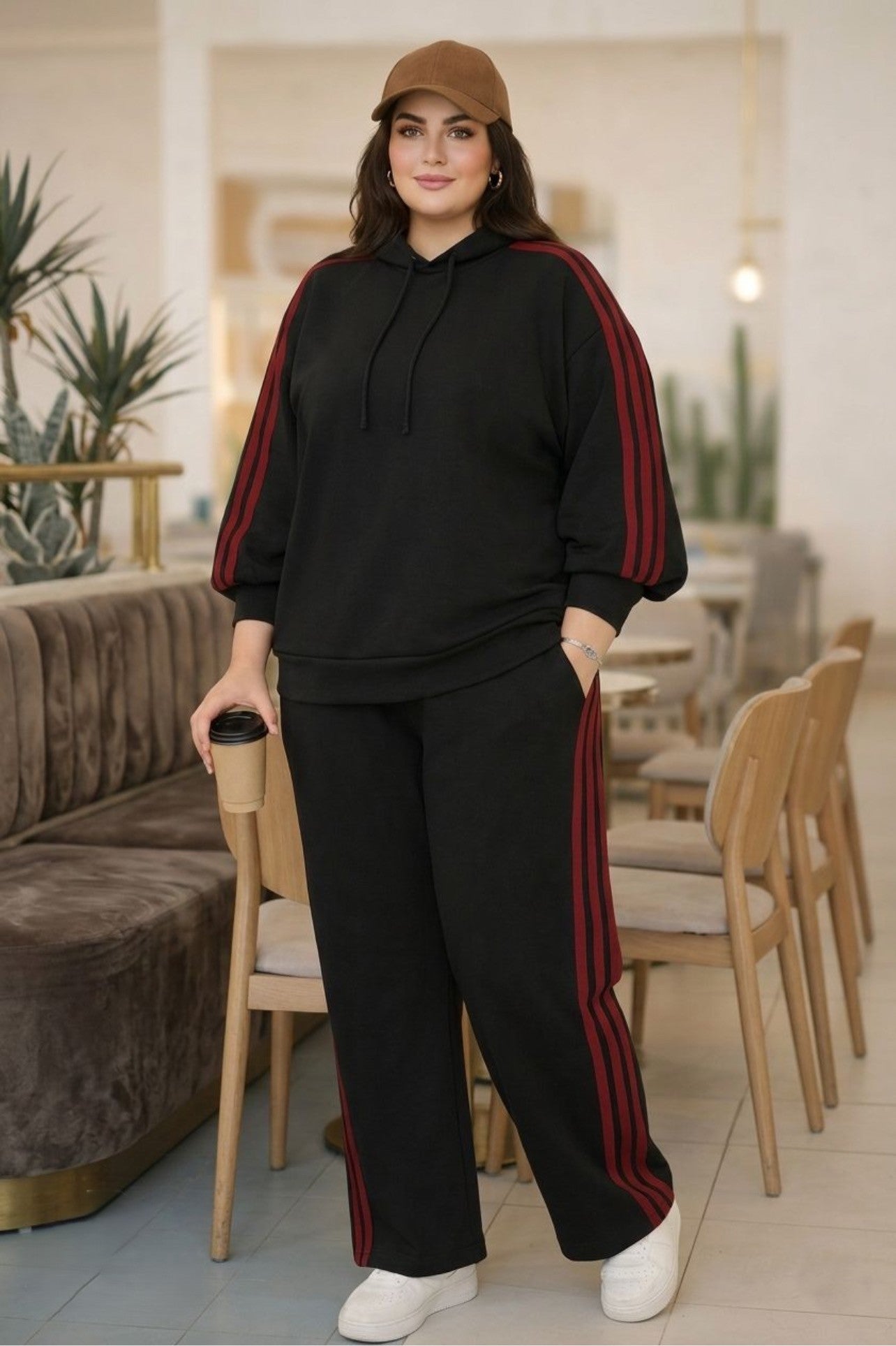 Aura Sporty Modest