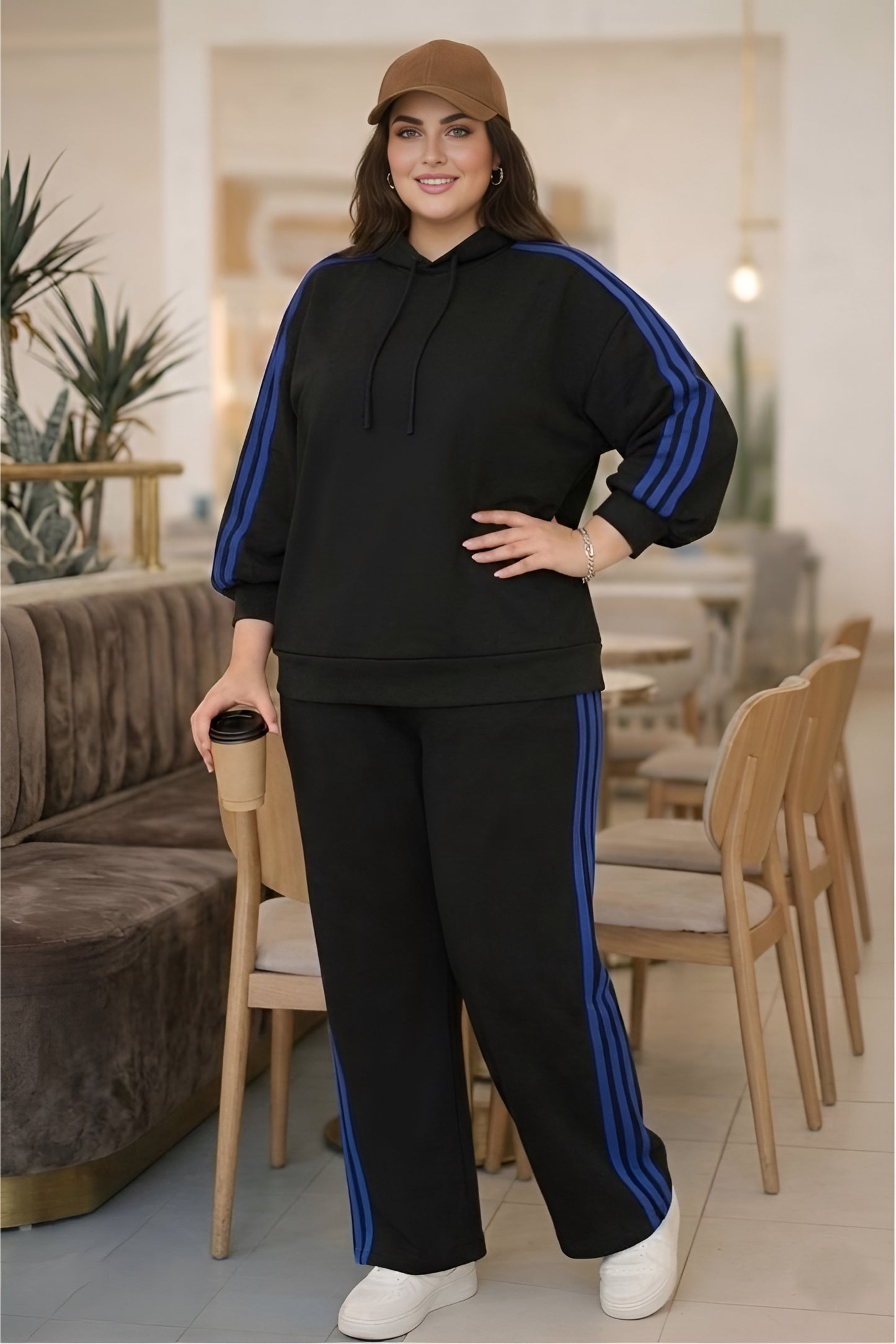 Aura Sporty Modest