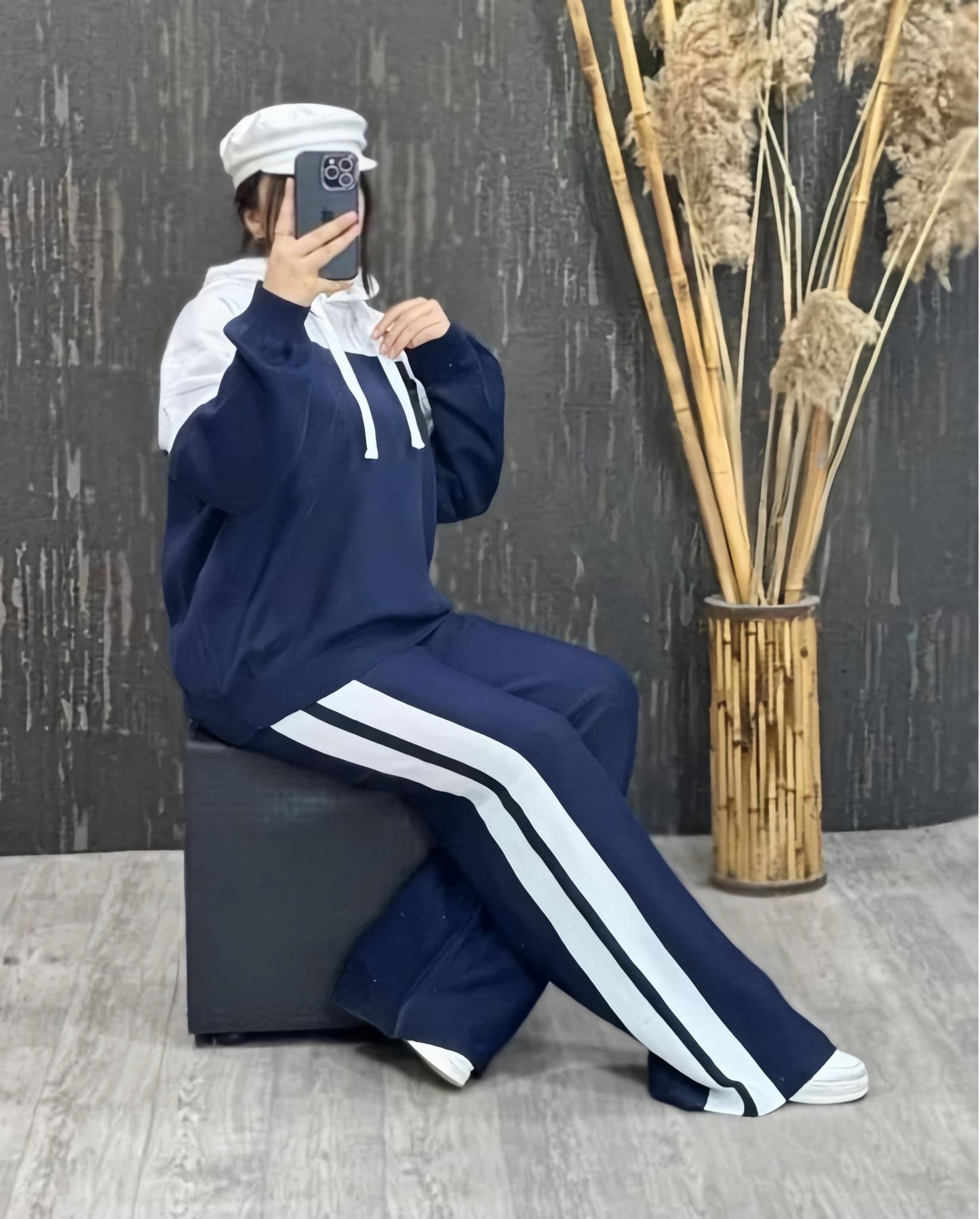 Suit with Two stripes on pants