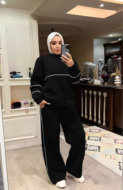 Tracksuit with white stripes
